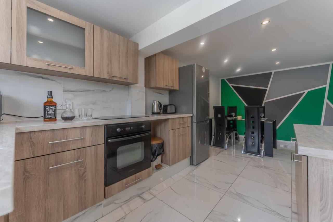 Sant Central Deluxe Apartments Ayia Napa Bagian luar foto