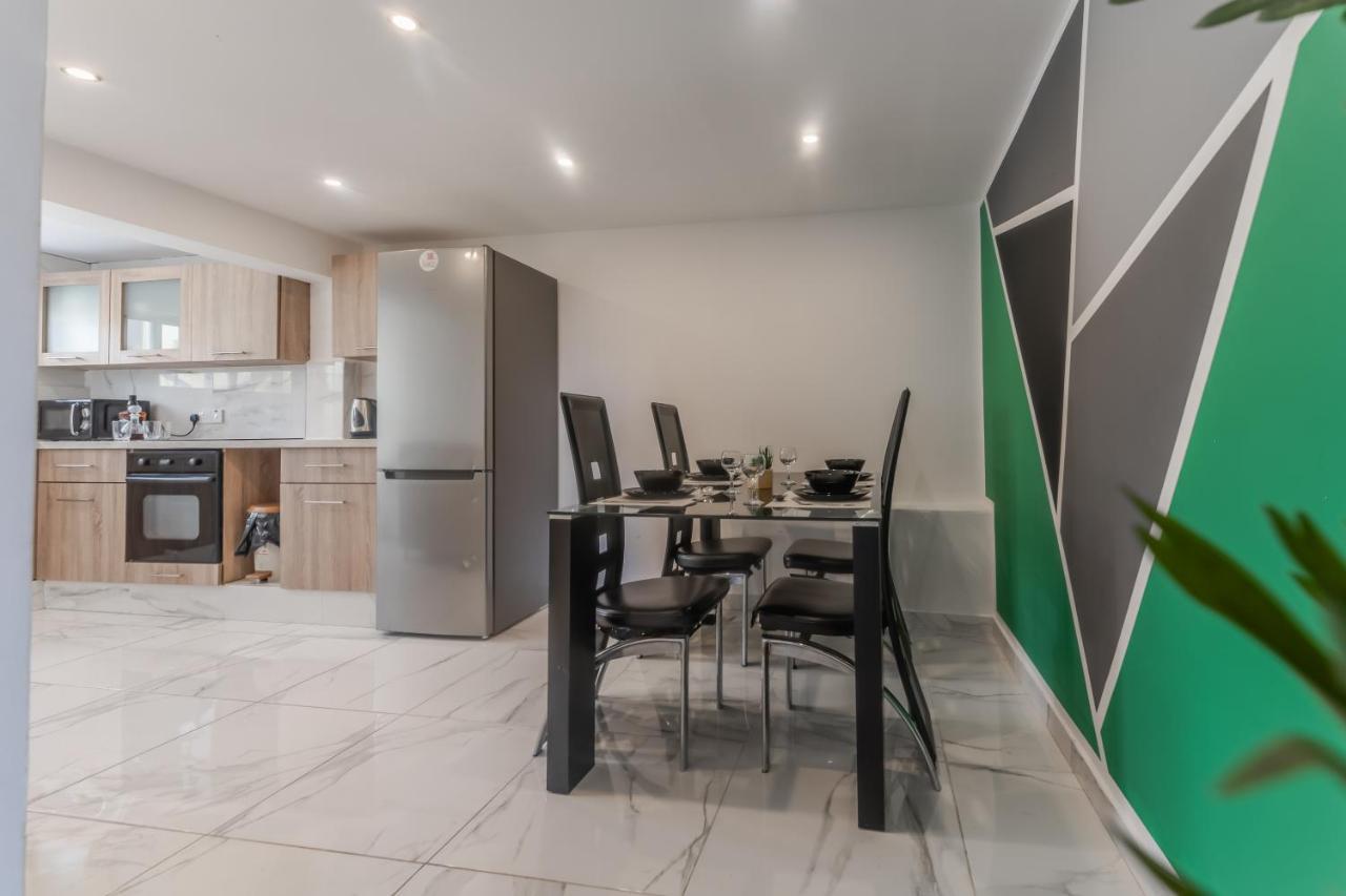 Sant Central Deluxe Apartments Ayia Napa Bagian luar foto