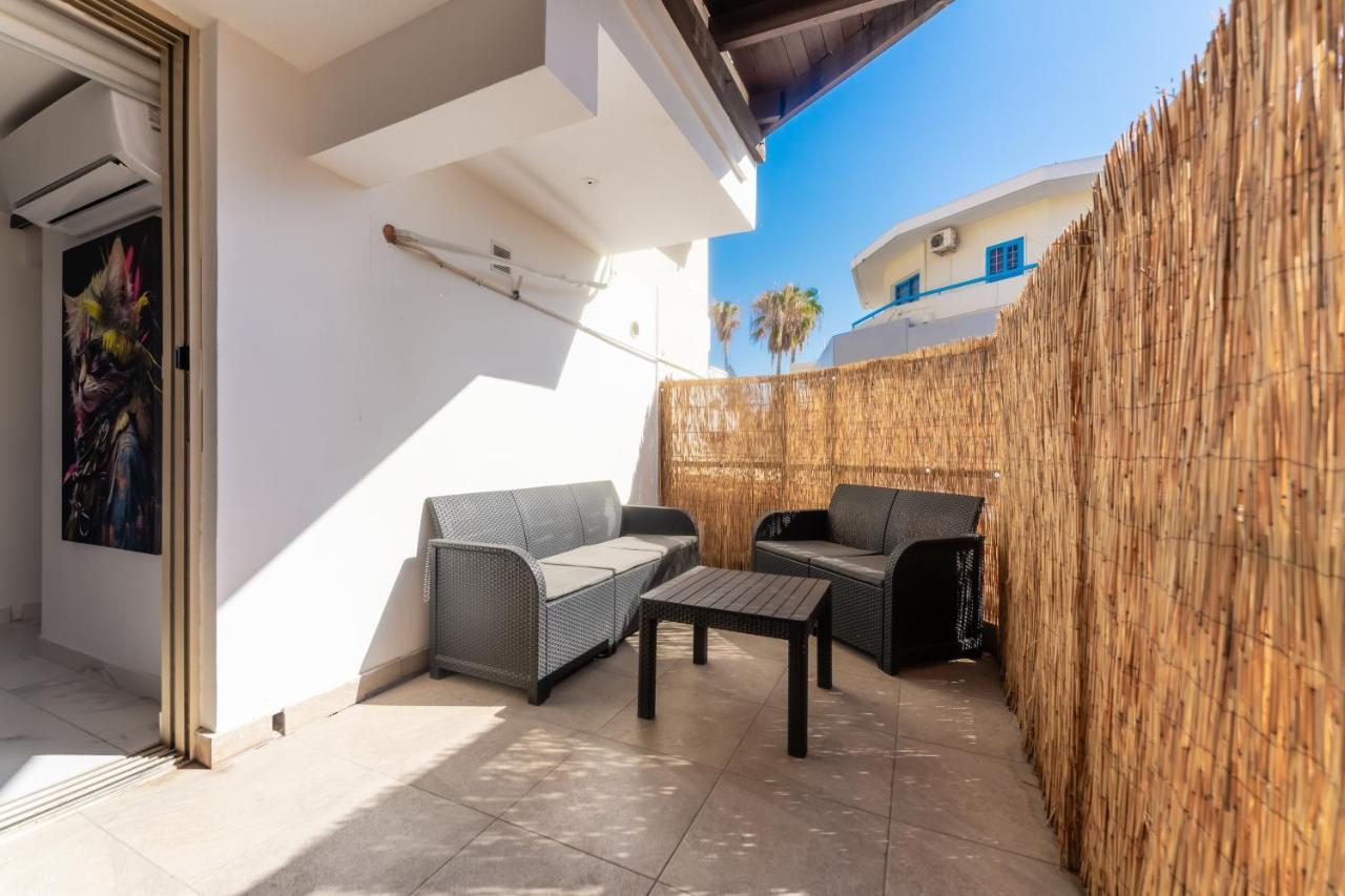 Sant Central Deluxe Apartments Ayia Napa Bagian luar foto