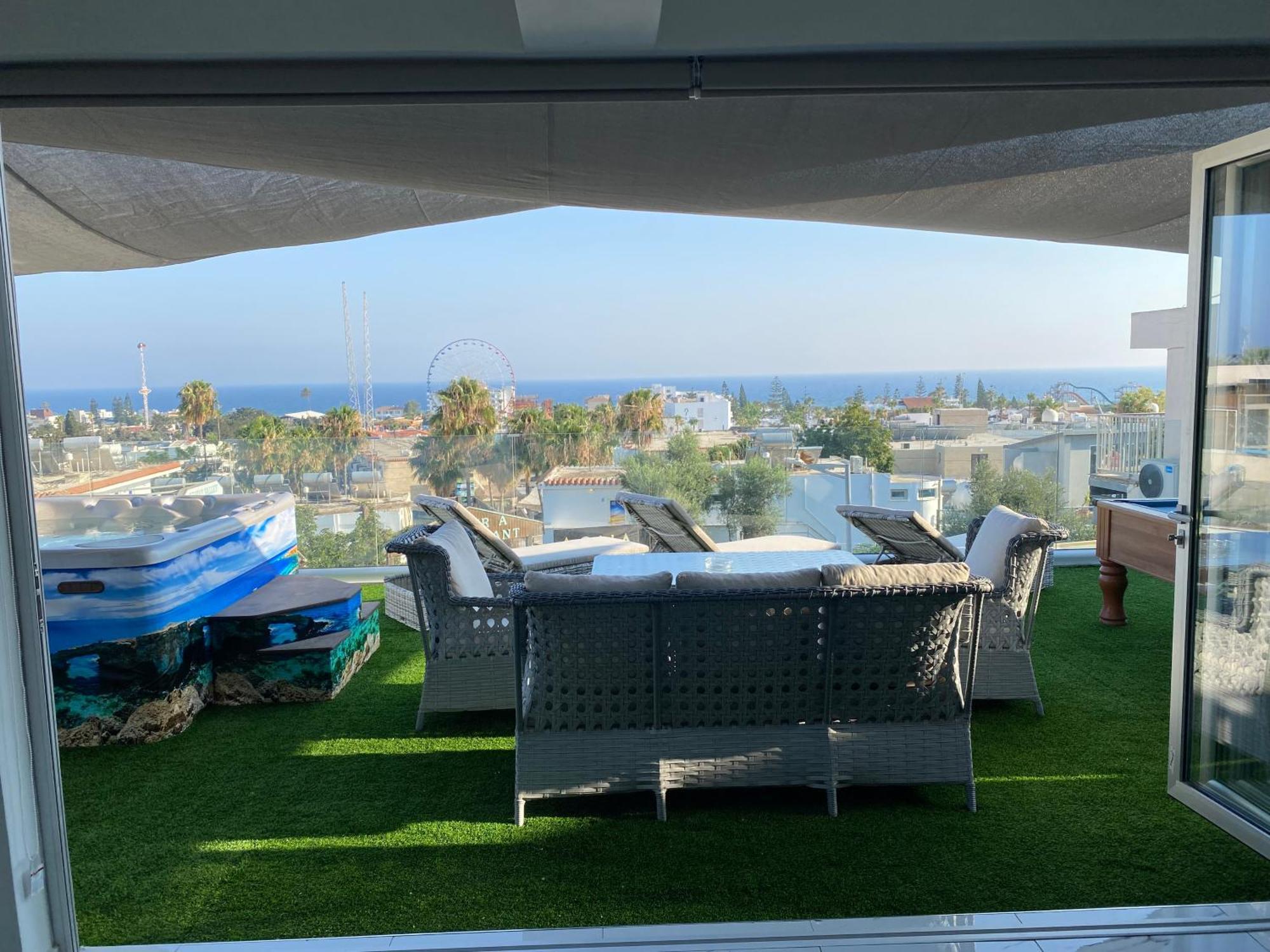 Sant Central Deluxe Apartments Ayia Napa Bagian luar foto