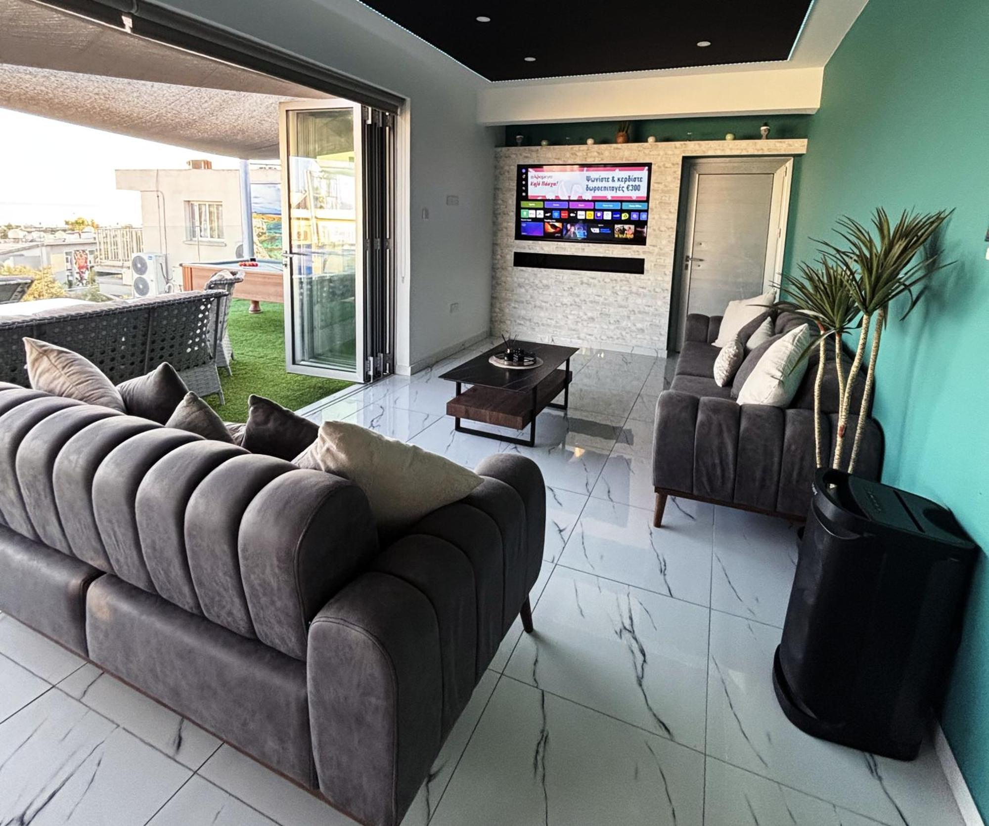 Sant Central Deluxe Apartments Ayia Napa Bagian luar foto