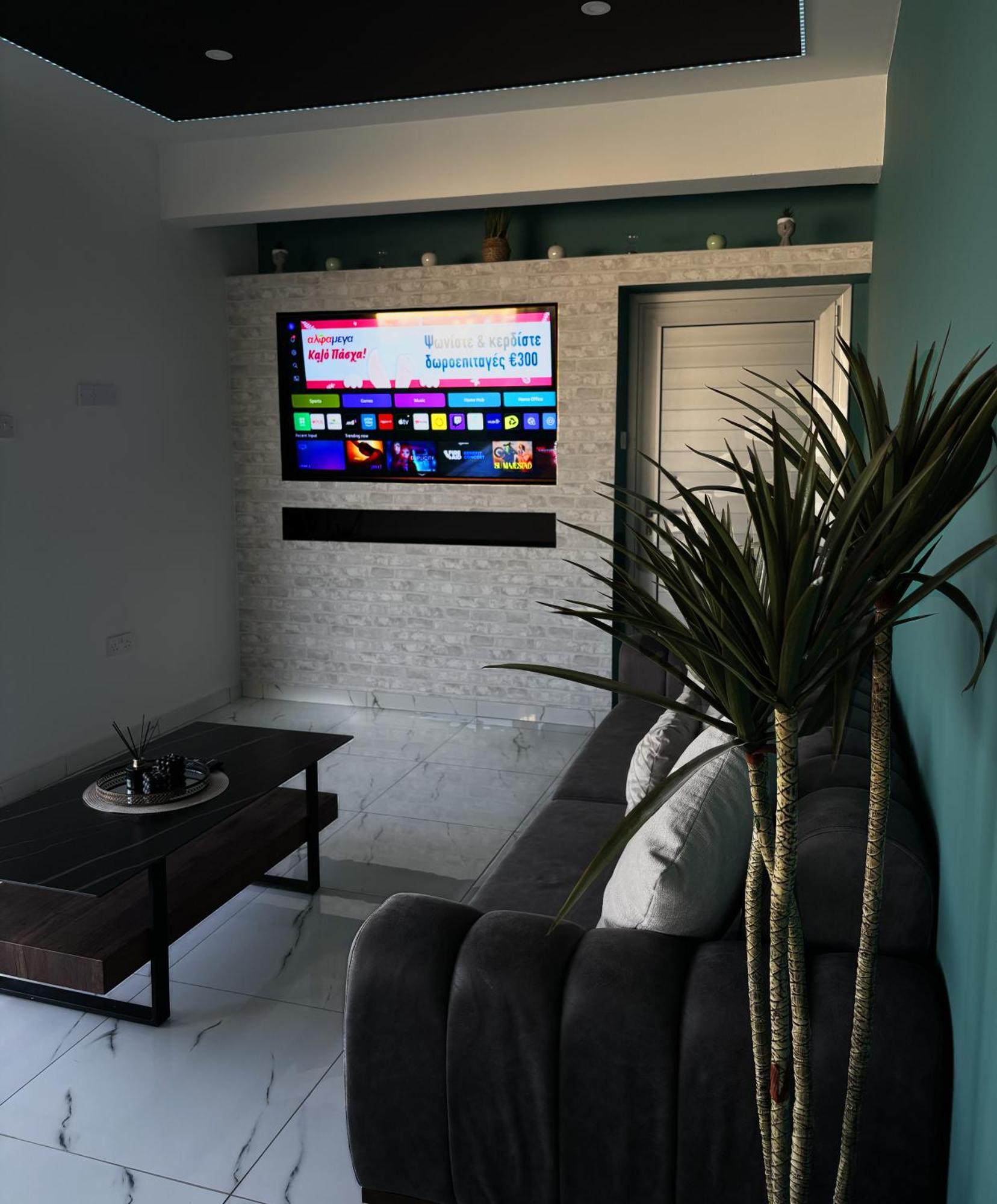 Sant Central Deluxe Apartments Ayia Napa Bagian luar foto