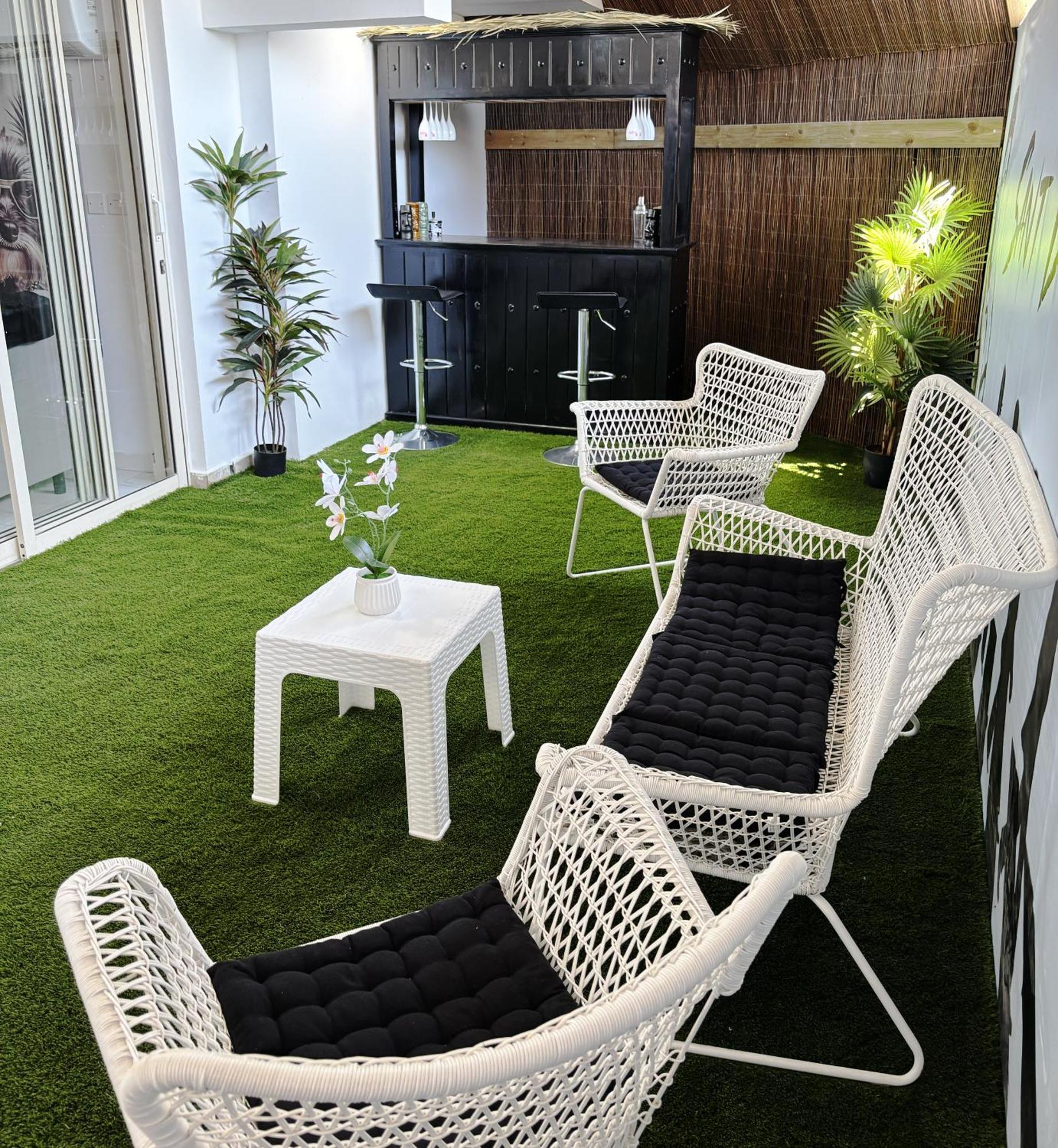 Sant Central Deluxe Apartments Ayia Napa Bagian luar foto